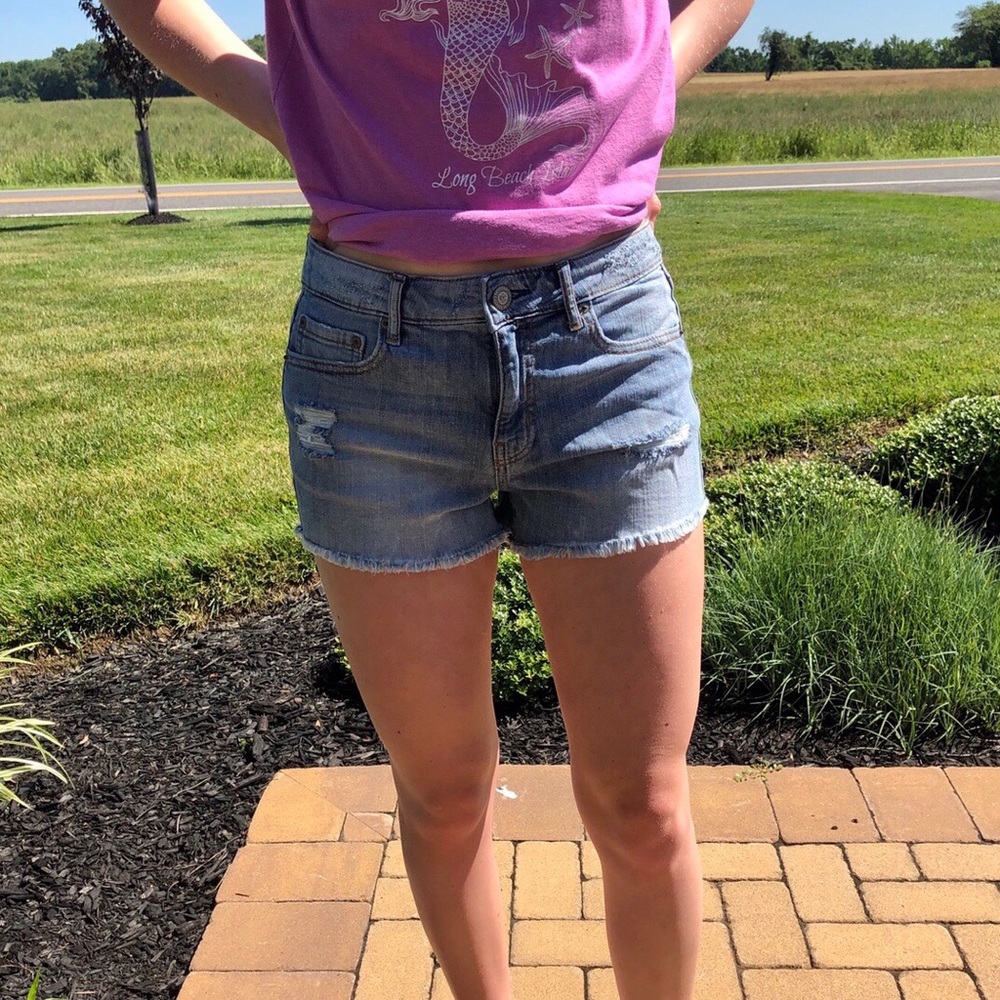 Light wash High Waisted Shorts🤩